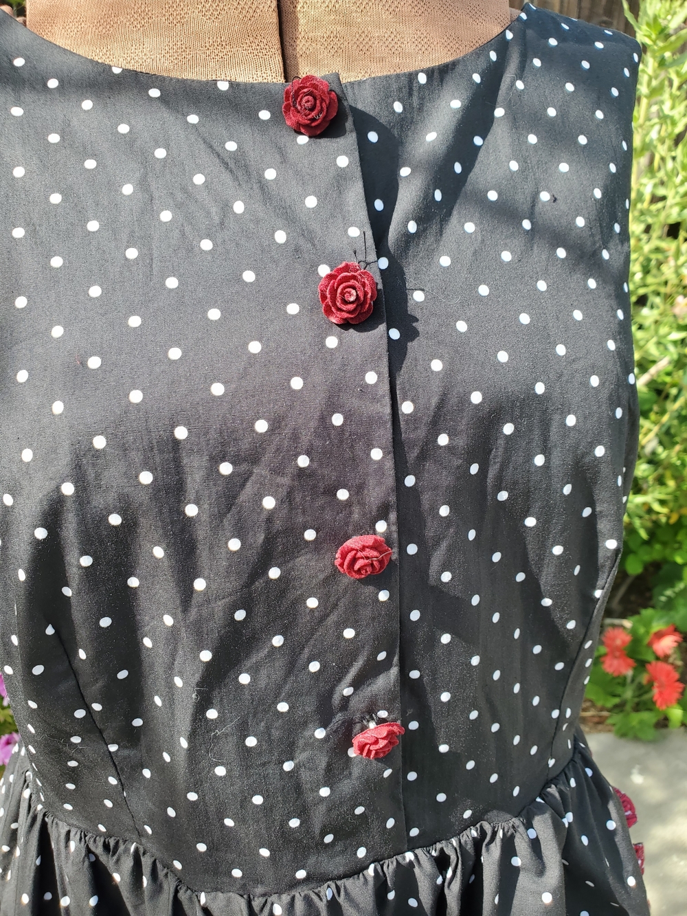 Black Polka Dot Sleeveless Casual Dress with Red Rose Accents - Picture 3 of 6